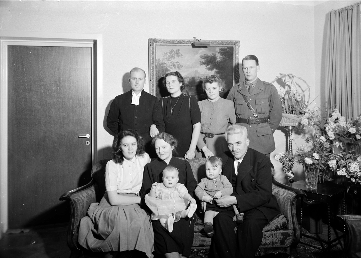 Byggmästaren Anders Diös med familj, Uppsala 1941