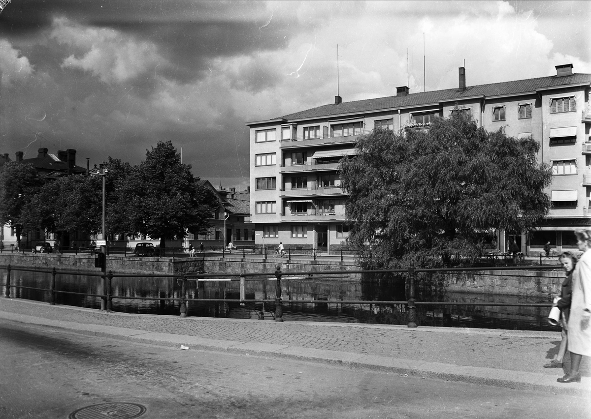 Fyrisån och kvarteret Örnen vid Östra Ågatan, Uppsala