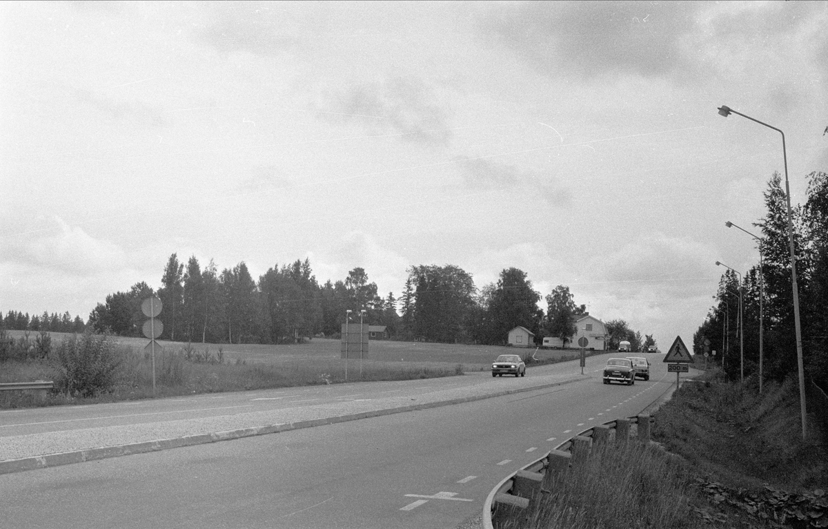 Vy över Lövsta 4:4, Lövstalöt, Bälinge socken, Uppland 1976