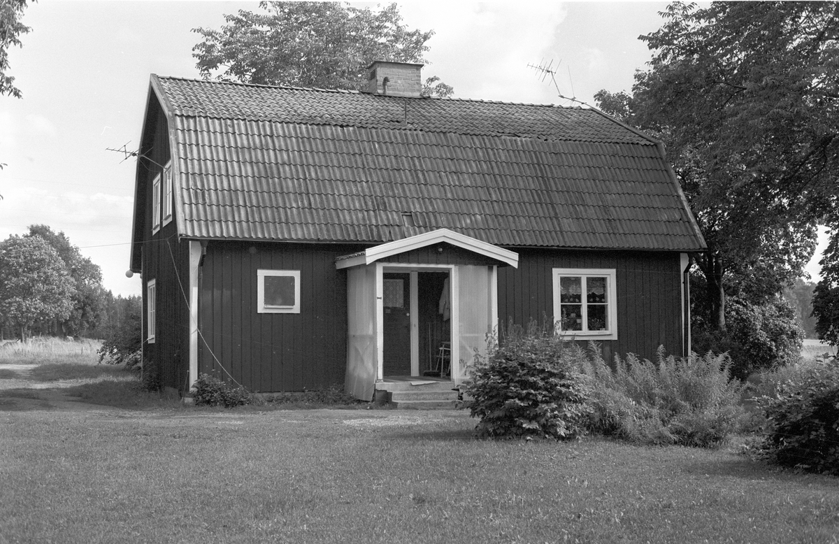 Bostadshus, Kallesta 2:1, Rasbo socken, Uppland 1982