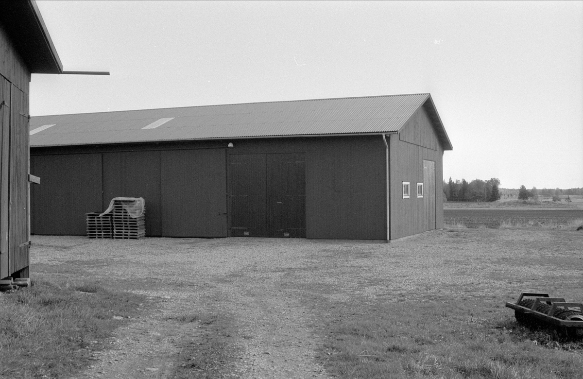 Maskinhall, Svartarbo 1:2, Bälinge socken, Uppland 1983