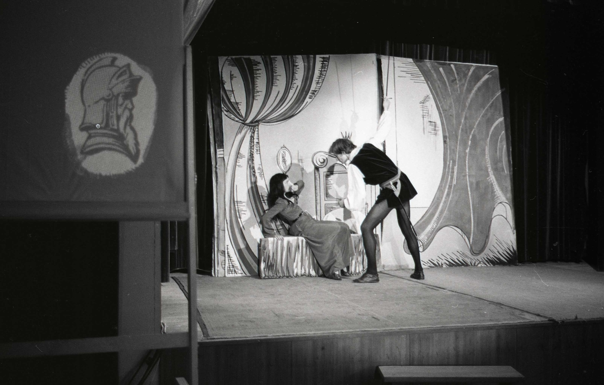 Kammarteatern spelar Pop-Hamlet på Göteborgs studentnation, Uppsala 1965
