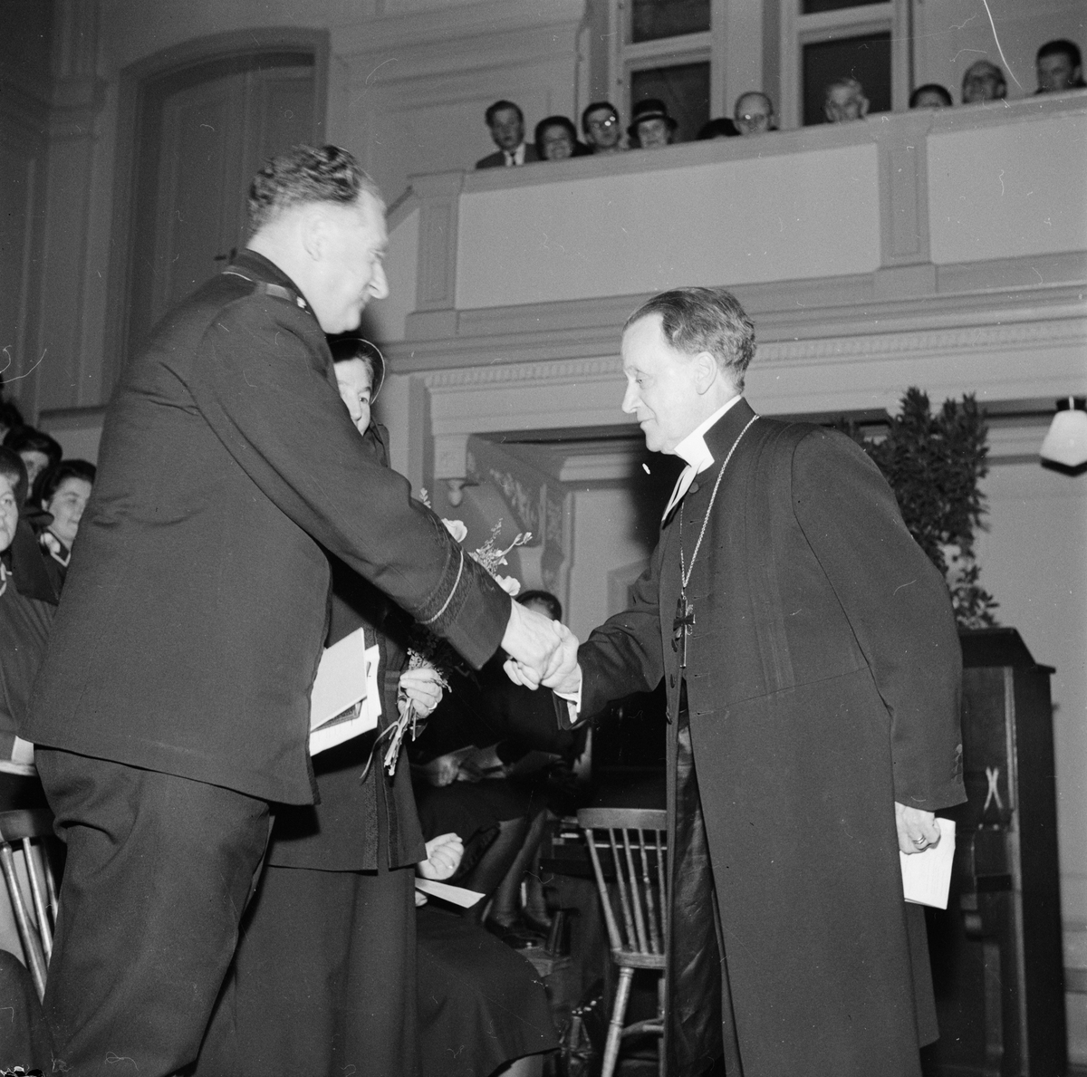 Frälsningsarmén, med ärkebiskop Erling Eidem, sannolikt Uppsala 1948