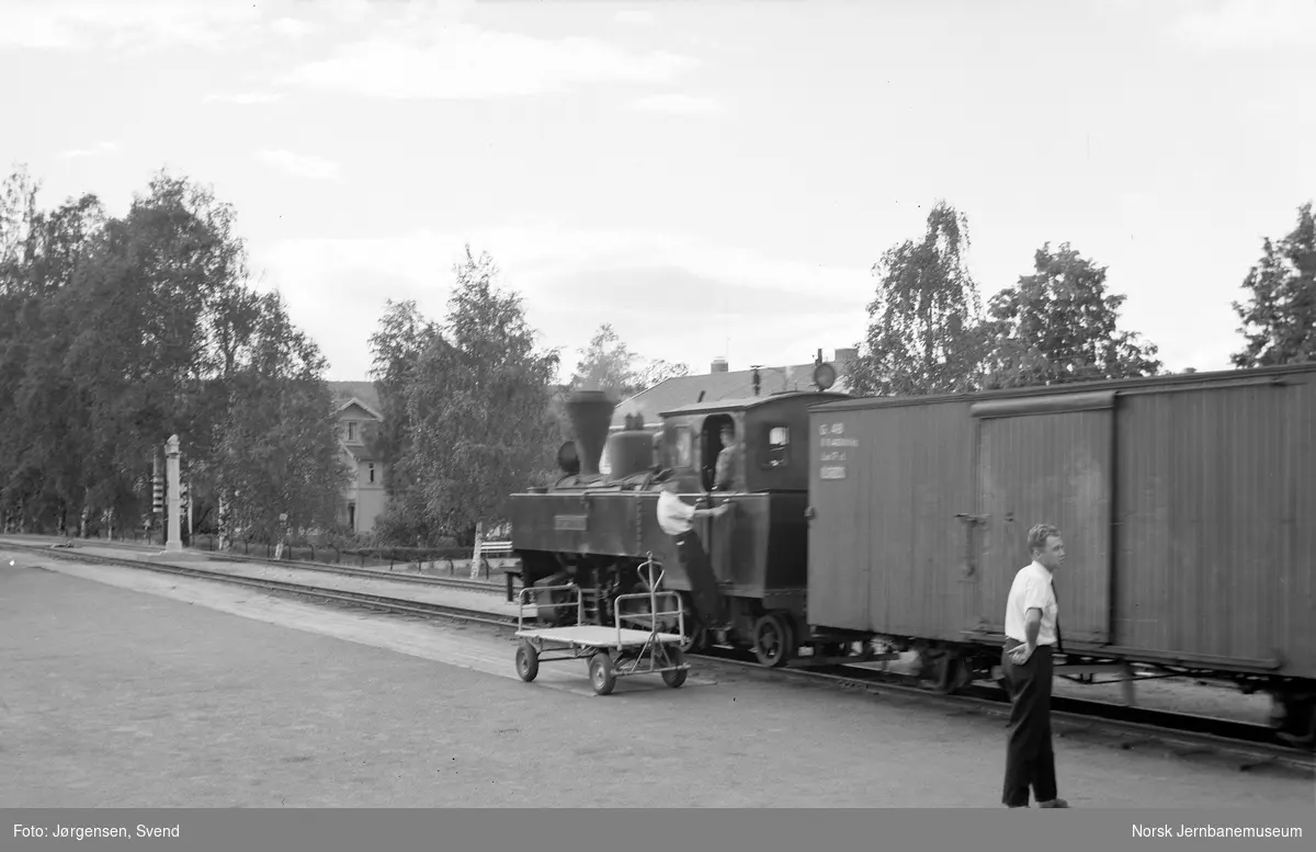 Damplokomotiv nr. 4 "Setskogen" under skifting på Sørumsand stasjon