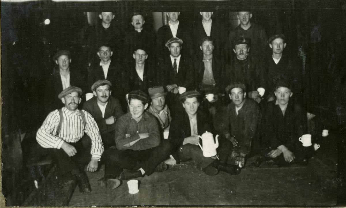 Mannskap ombord i D/S 'San José'(b. 1912, Wood Skinner & Co, Newcastle).