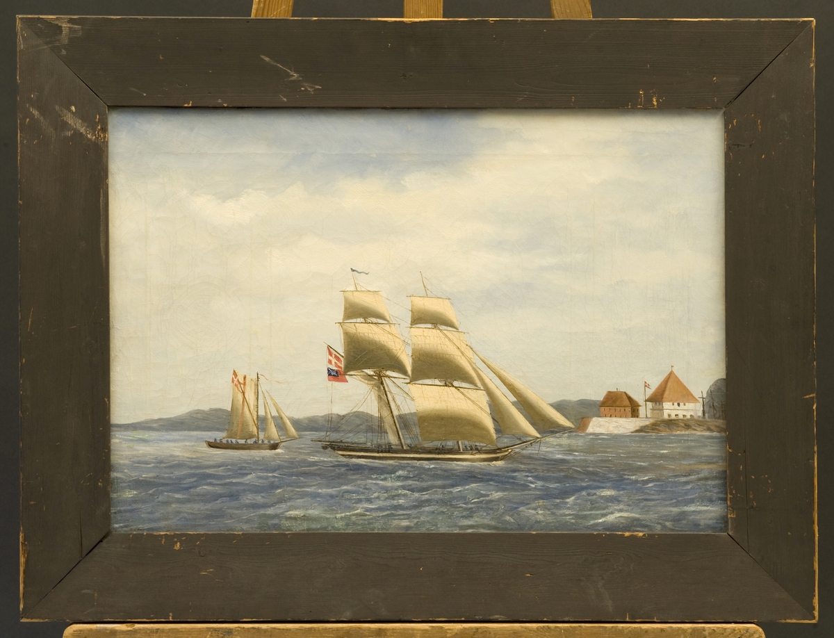 Kapret engelsk brigg og mindre dansk-norsk fartøy under innseiling til Fredriksvern