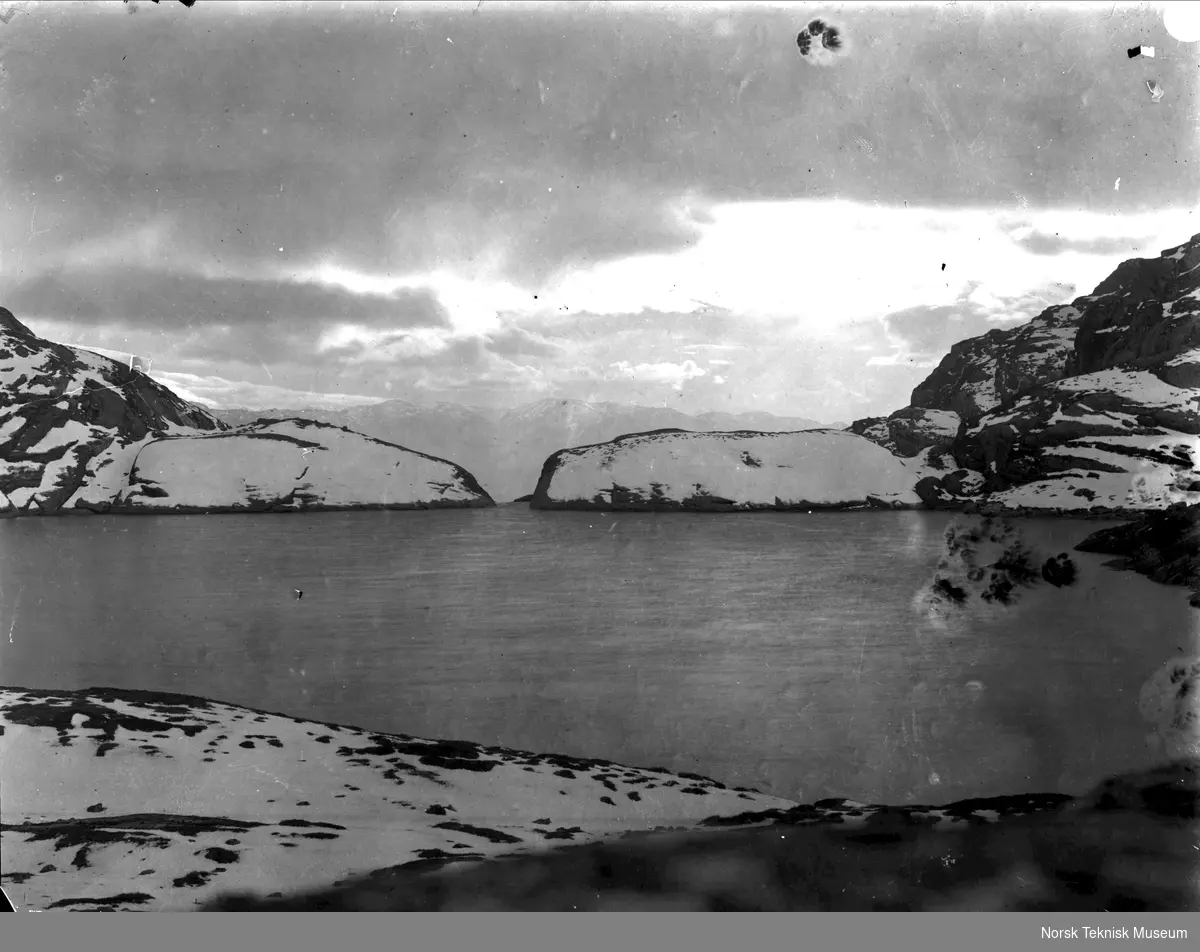 Bjølvefossens utløp ved Vetlevann, november 1906