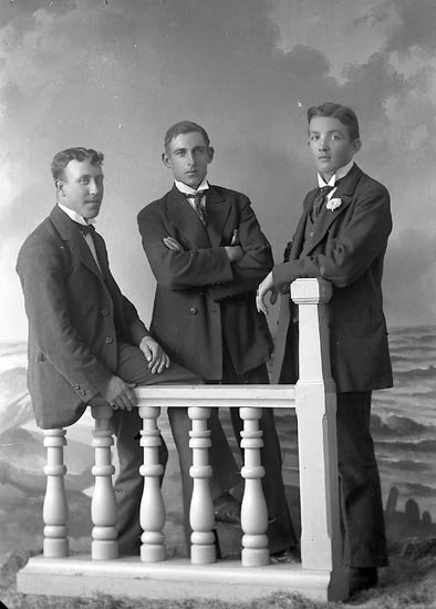 Enligt fotografens journal nr 3 1916-1917: "Thorsson, Valdemar Här".