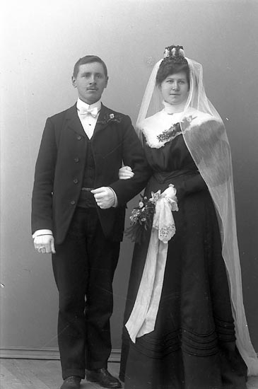 Brudparet Anna Sofia och Anders Bohlin, 1905