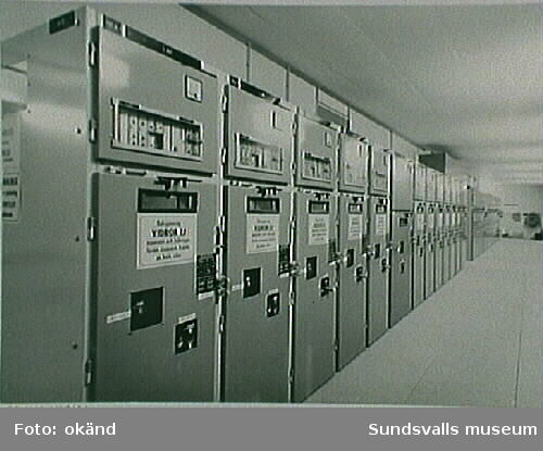 Kontrollrum, mottagningsstationen i Granloholm. Ur fotoalbum från Sundsvalls Energi.