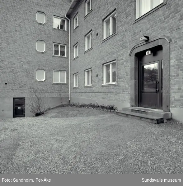 Inventering av 1940-och 50-talsområden utförd av Inger Söderholm, 1997. Norrlidsgatan 15, Tivolivägen 14, 14-16, 16 och Tivolivägen 14-18, 18.