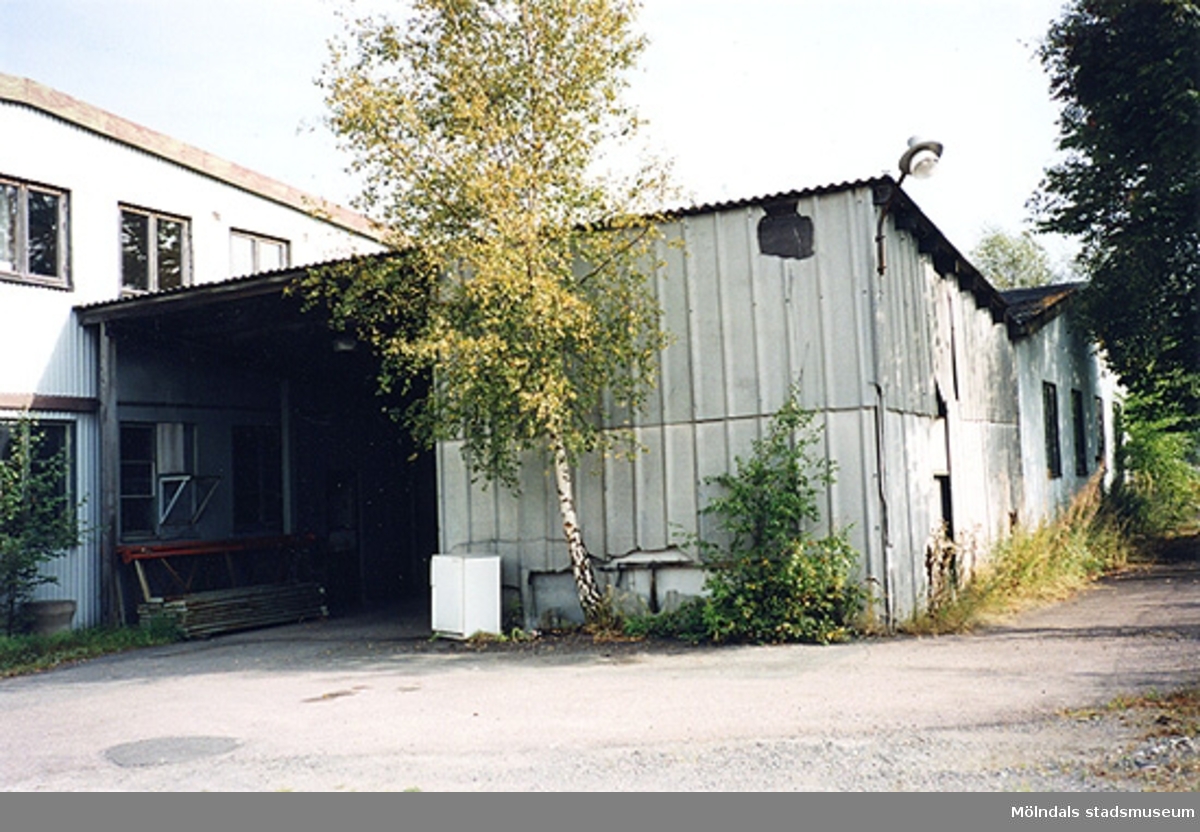 Gammal verkstadsindustri på Ågatan 24, Pelargonian 2, Trädgården/Lackarebäcks industriområde. September 1999.