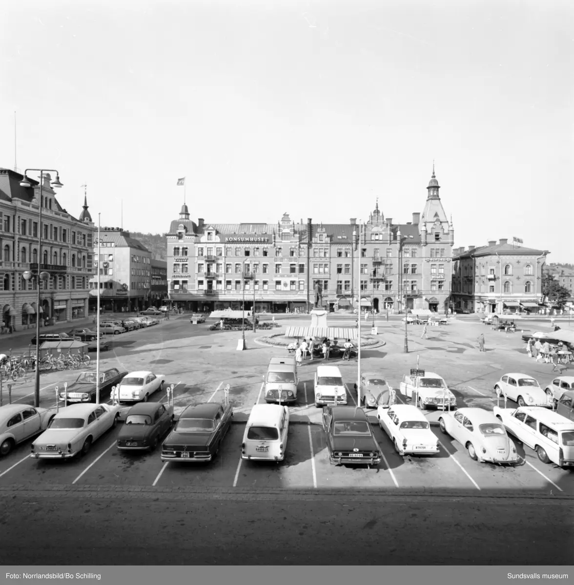 Bilder från Storgatan mellan torget och Skolhusallén. Epa, gamla muséet ...
