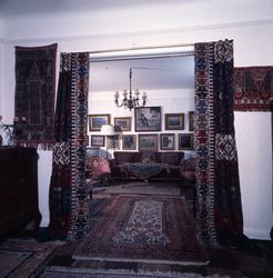 Rødseth teppeforretning, interiør, orientalske tepper, maler