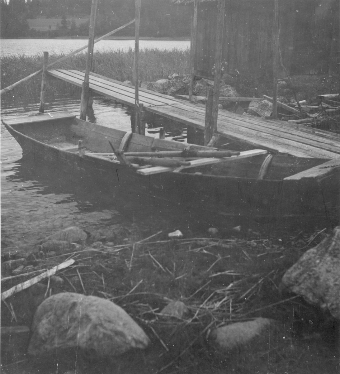 Uppland, Stockholms län, Frötuna skeppslag, Länna socken, Mora by. Platteka, juni 1950