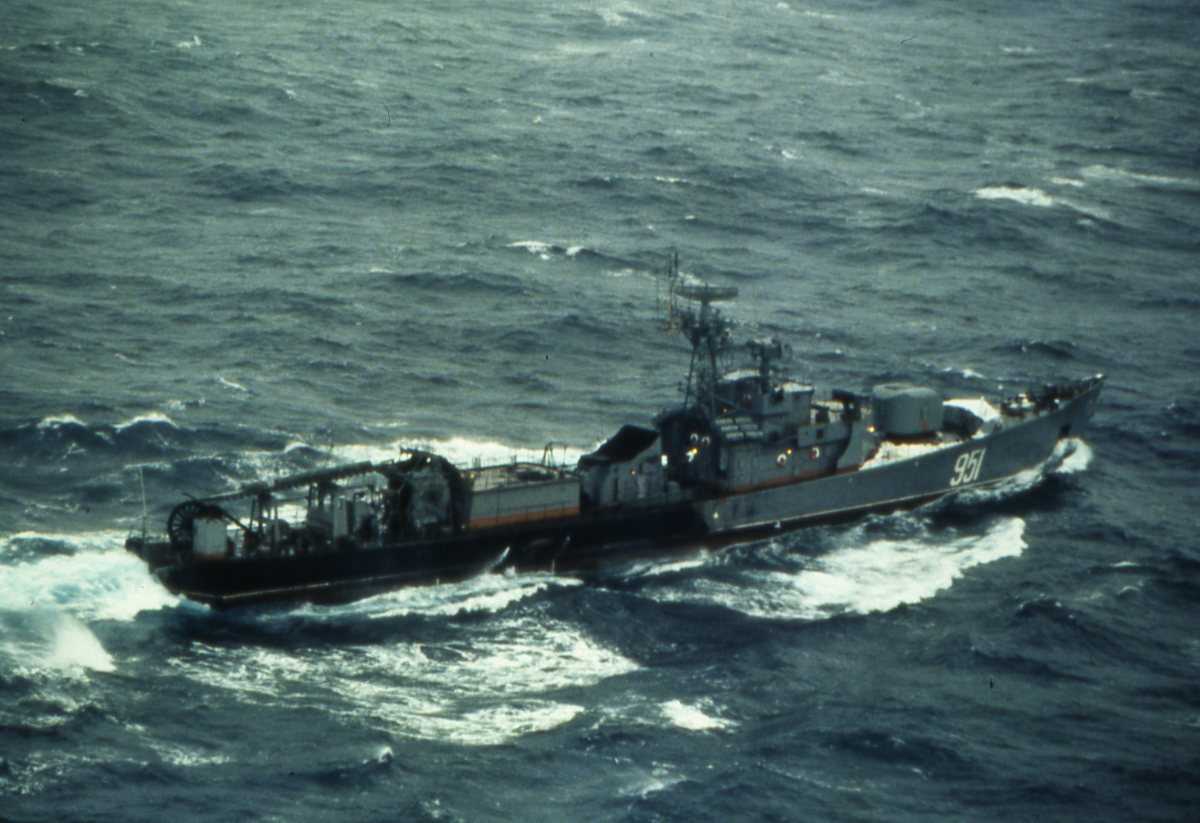 Russisk fartøy av Modifisert Petya I - klassen med nr.951.