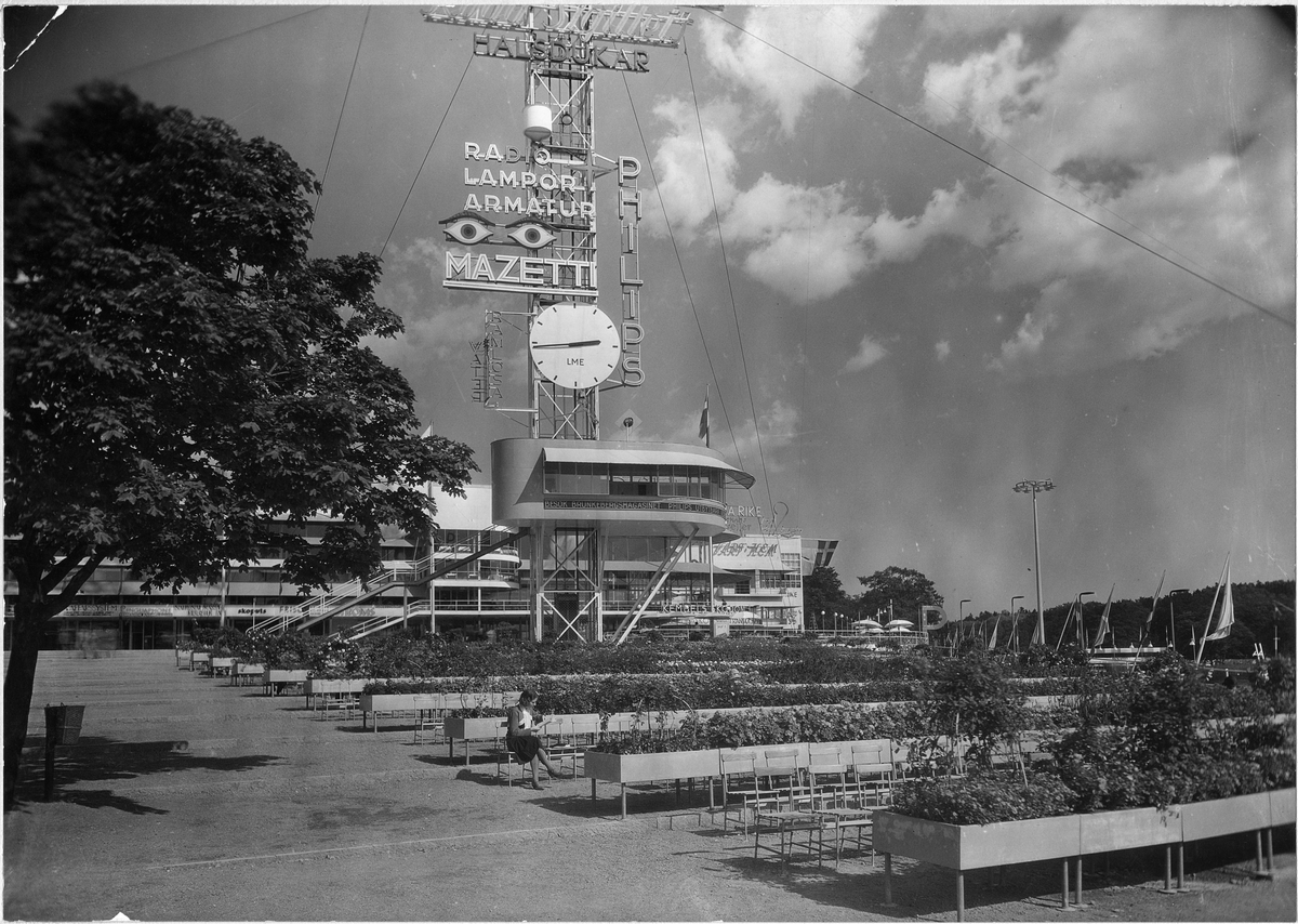Stockholmsutställningen 1930
Festplatsen, masten med pressläktaren, huvudrestaurang Paradiset.