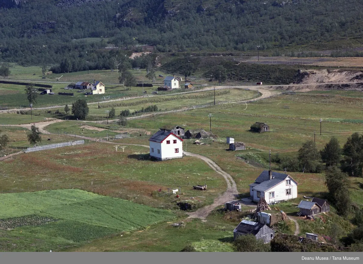 Fjellanger Widerøe flyfoto, Tana Kommune