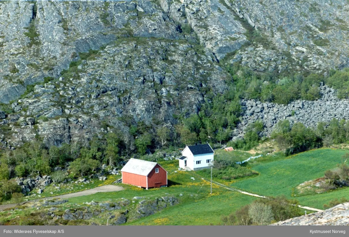 Flyfoto over gårdsbruk på Grunnan? i Vikna kommune