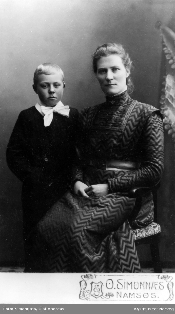 Hilda Flasnes med sønnen Brynjulf Flasnes