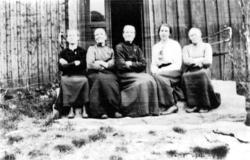 Fra venstre: Jenny Opplandsaunet, Iverine Moen Hestdalen, Ma