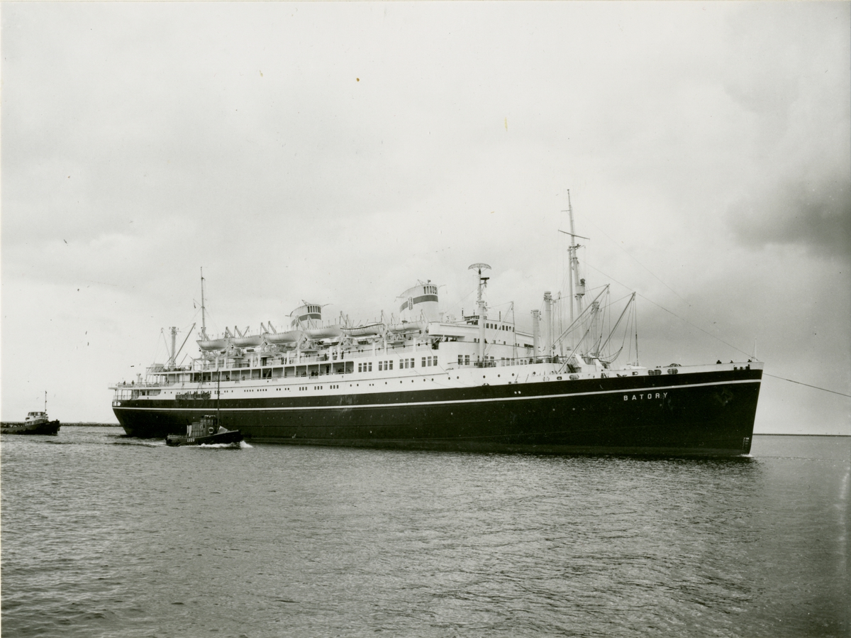 Passagerarmotorfartyg BATORY
Foto taget i Köpenhamn någon gång under åren 1953-1961