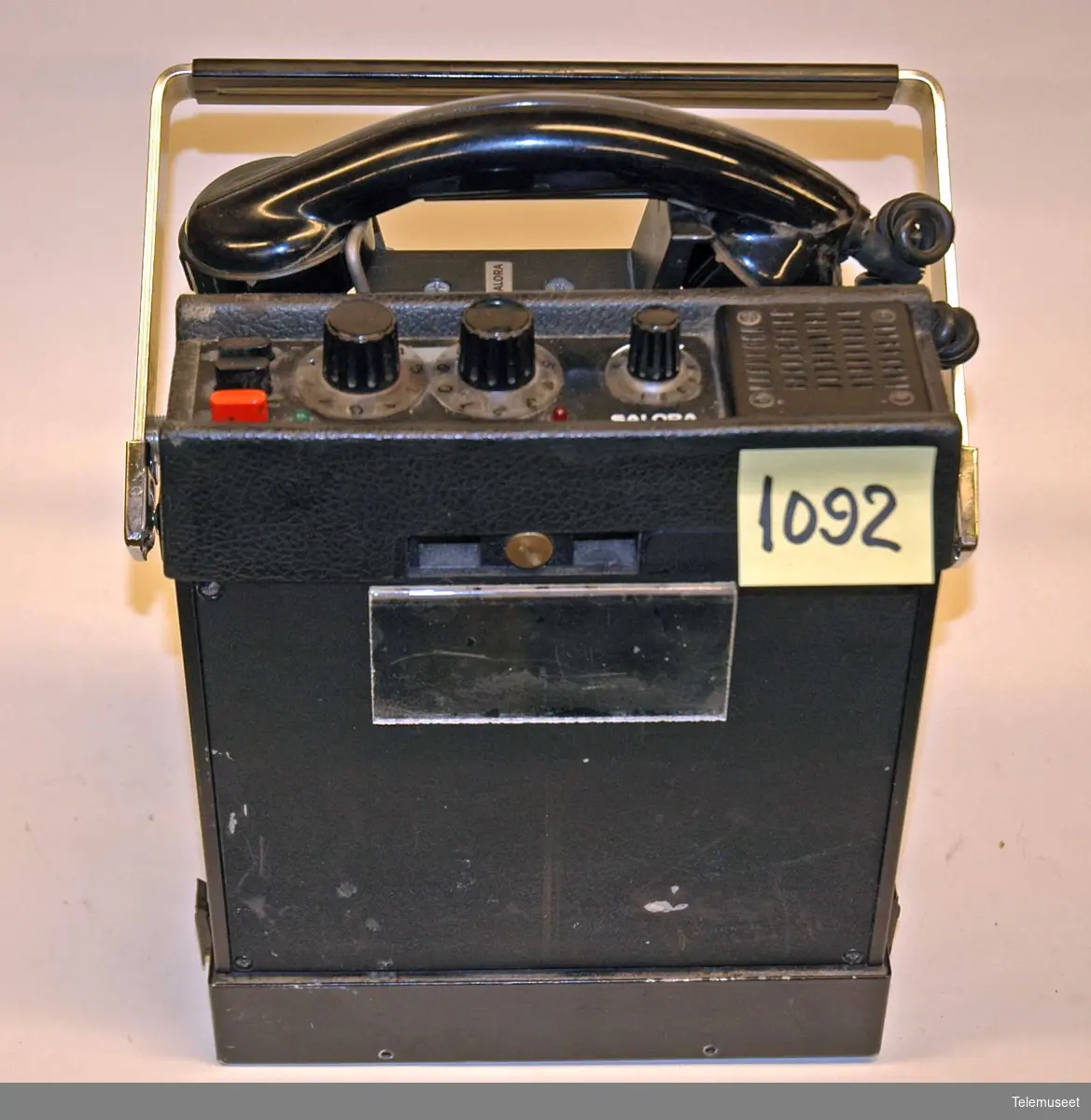 Radiodel: Mobira Type: SRP 25 C-SNOX 
Serie nr: 21982