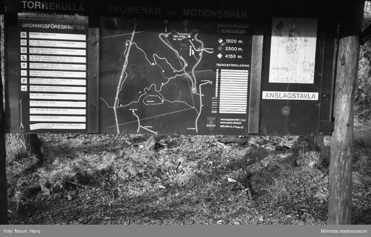 Informationstavla vid Torrekulla Turiststation i Kållered.
Fotografi taget av Harry Moum, Mölndals-Posten, vecka 4, år 1983.