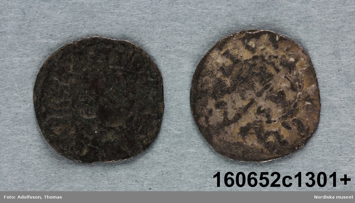 1 örtug s.k. gote, silver starkt kopparhaltigt, 2 st, utgivna ca 1420-1450 av okänd myntherre på Gotland, Visby.