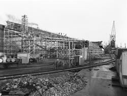 Byggearbeid. Transportbro på kai, nord.