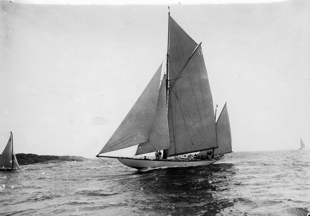 "Vendula klar för start dist. segl. Aug. 1920"