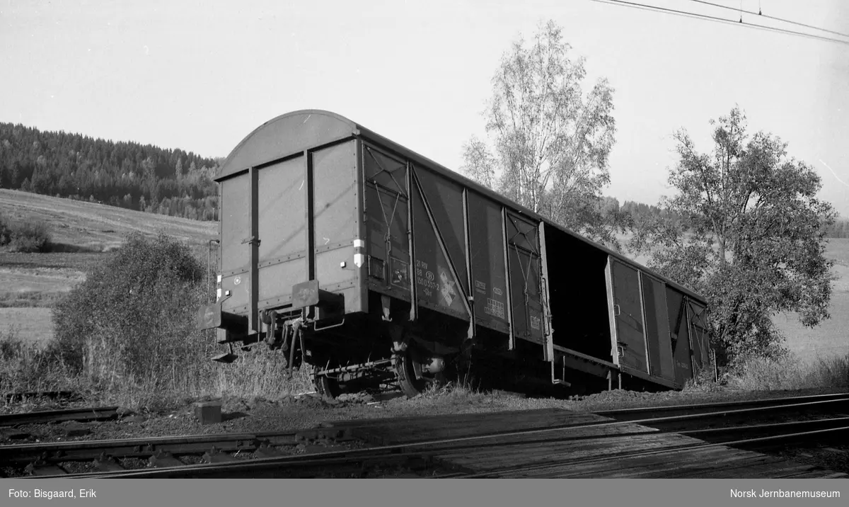 Avsporet belgisk godsvogn litra Gbs nr. 21 88 150 0557 på Ski stasjon