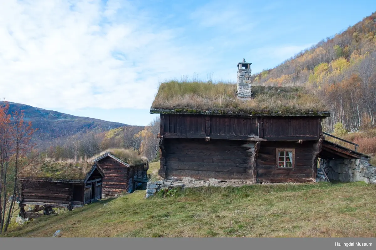 Setestugu-Loftstugu i øvre Døkki, Dokken gård i Sudndalen