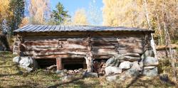 Fjøs fra stølen Vieren på Veståsen - Ål Bygdamuseum, Leksvol