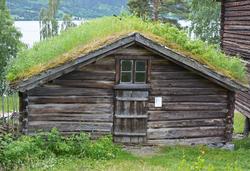 Fjøs frå Ni'igarde Kvie