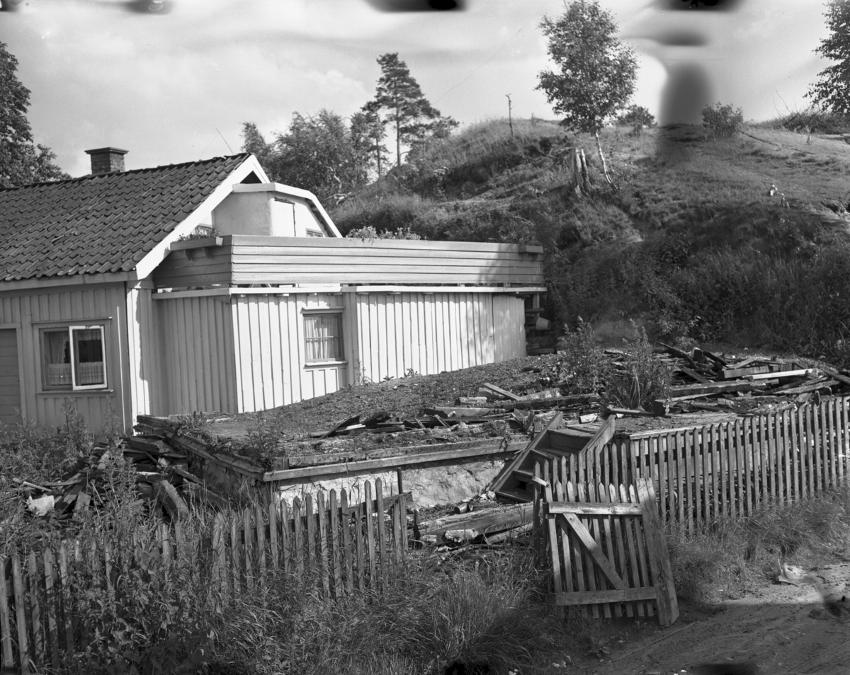 Vardens arkiv. "Brannskadet tomt i Gråten" 26.06.1953