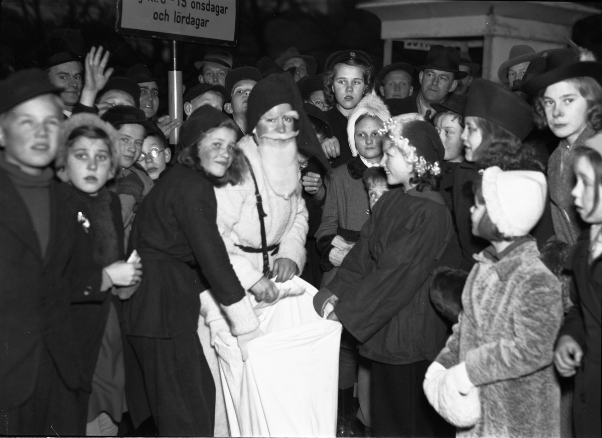 "Jultomten i barnvimlet" på Lottornas julmarknad, Fyristorg
