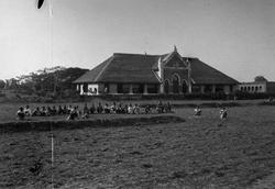 8763. Seminariet med doctorens hus tilhøire. Santalistan.