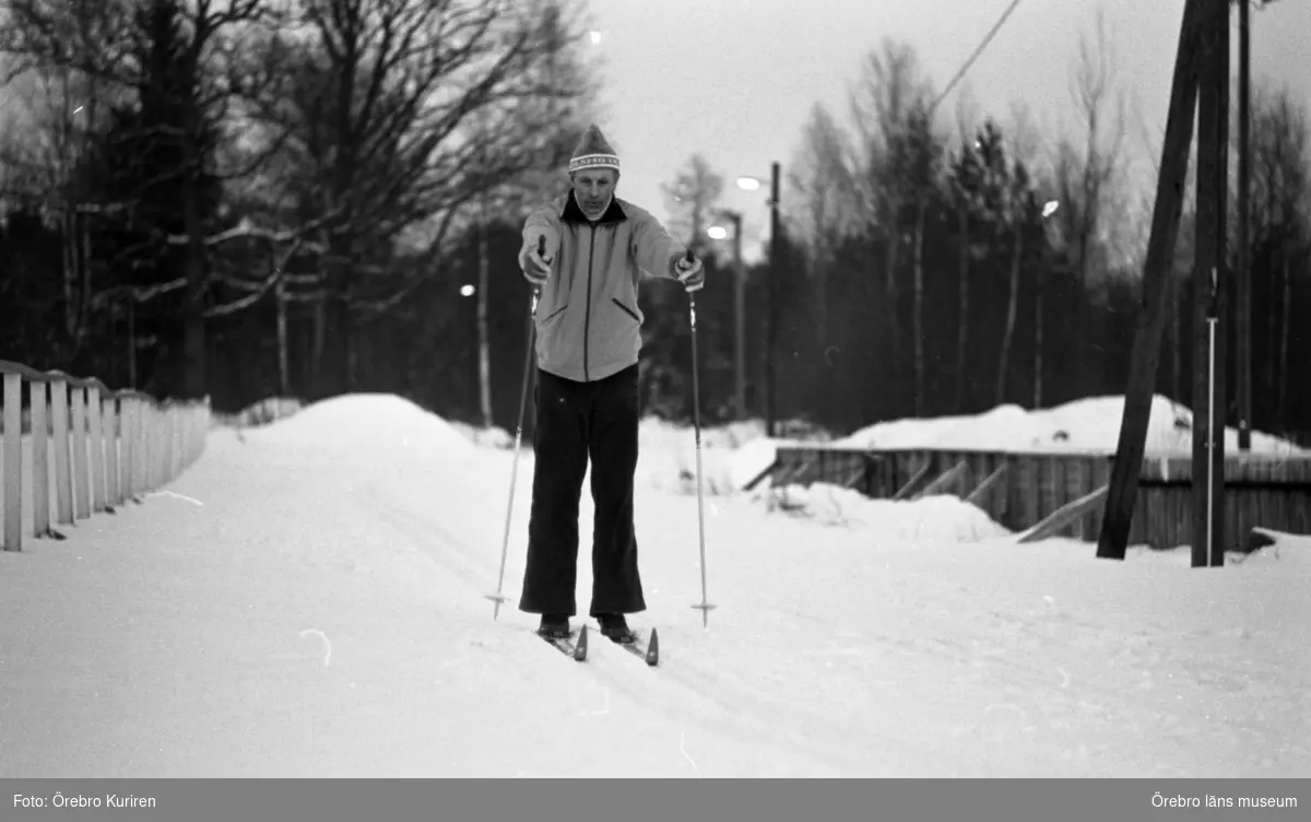 Elljusspår i Kilsmo 2 mars 1981 - Örebro läns museum / DigitaltMuseum