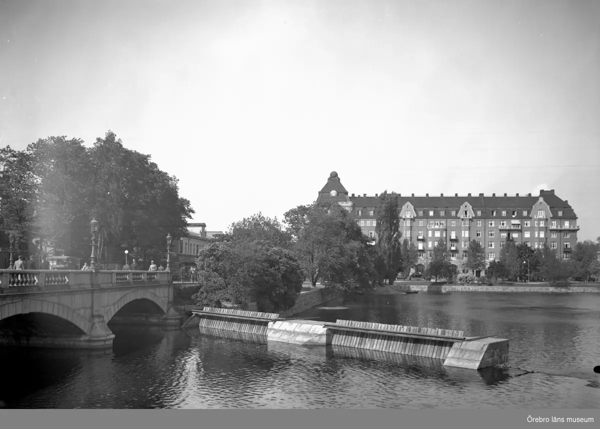 Centralpalatset, Storbron, Svartån.