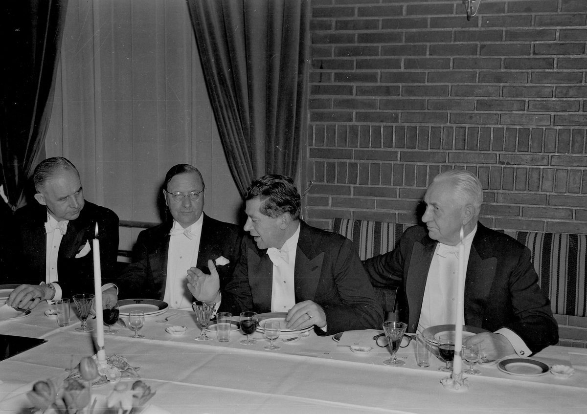 Middagsselskap i Kunstindustrimuseet og Handelsstandens Hus