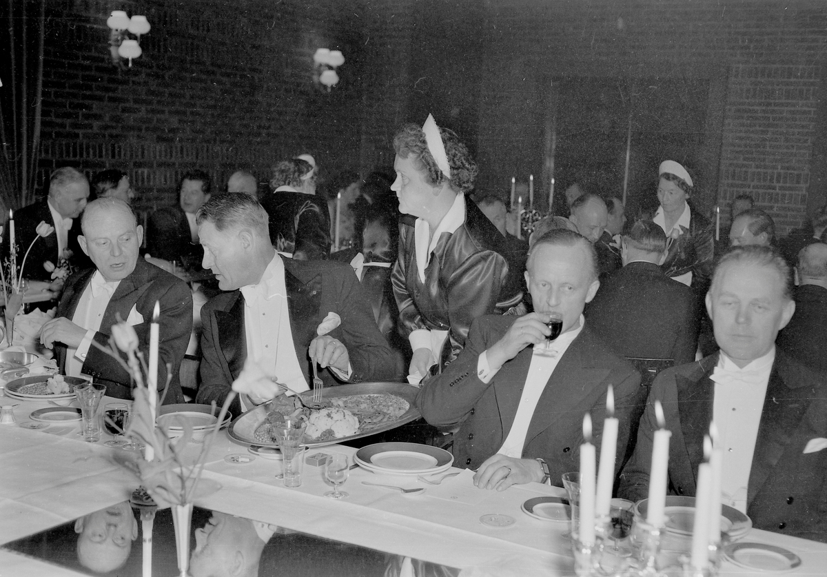 Middagsselskap i Kunstindustrimuseet og Handelsstandens Hus