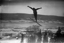 Lillehammerrennene. Gamle Lysgårdsbakken 1928.
Lysgård i ba