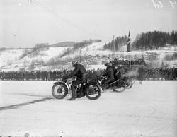 Mjøsløpet 1933, Menn på motorsykler. Publikum.