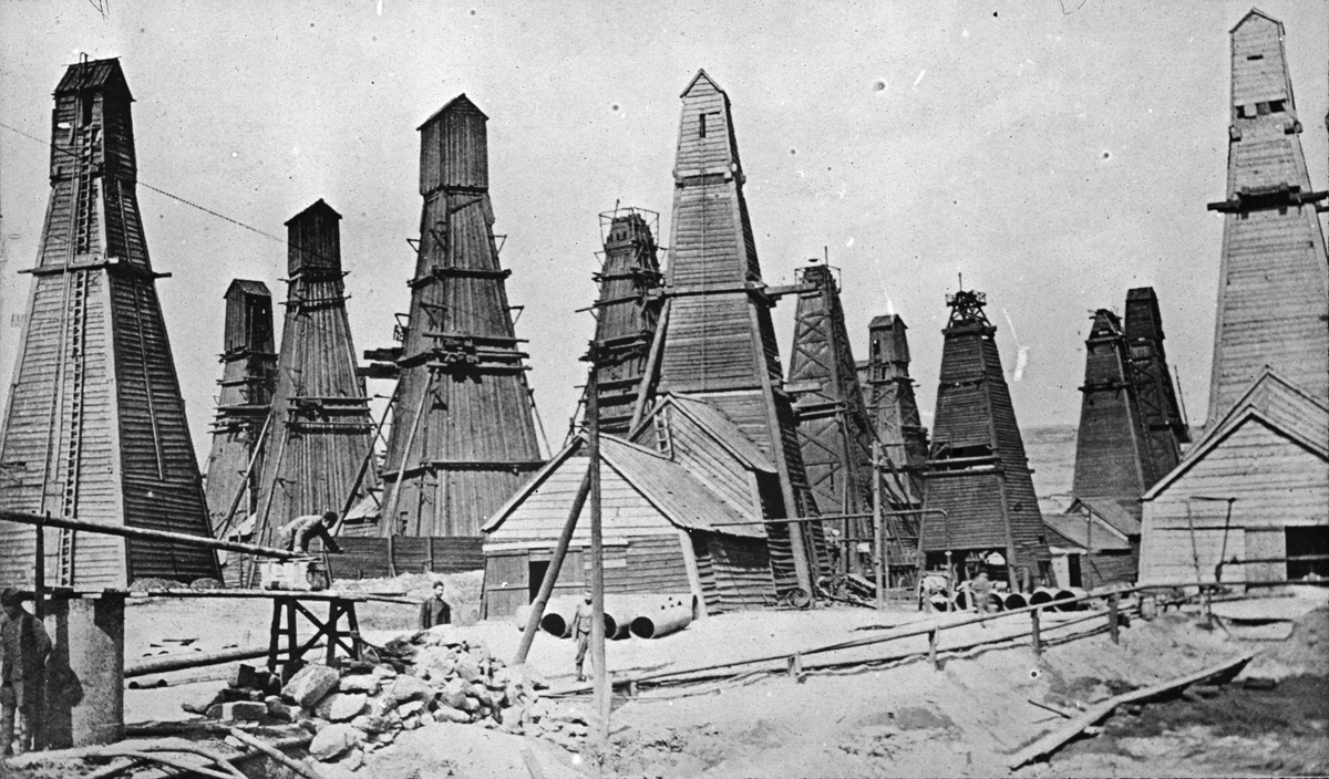 Skioptikonbild från A.W. Cronquists besök i Baku- oljedistrikt 1903.