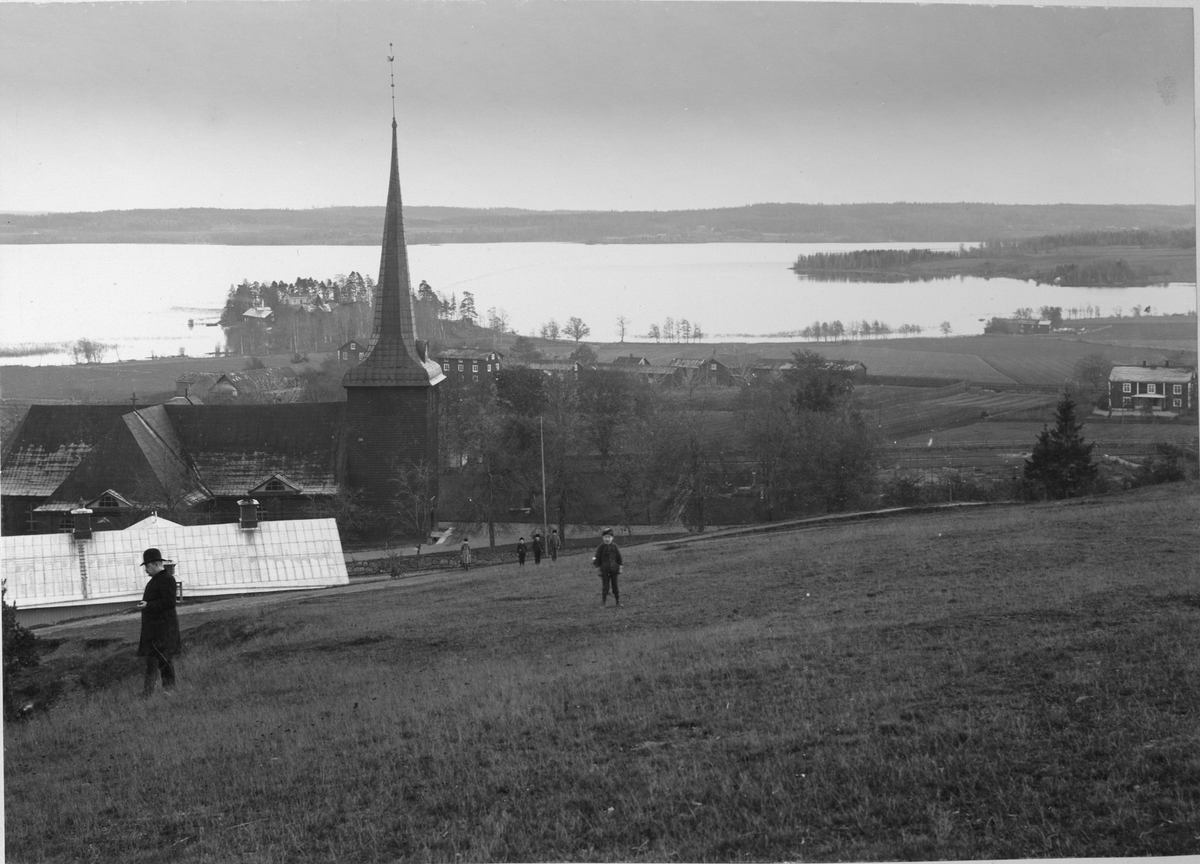 Karlskoga kyrkby från Räfåsen.