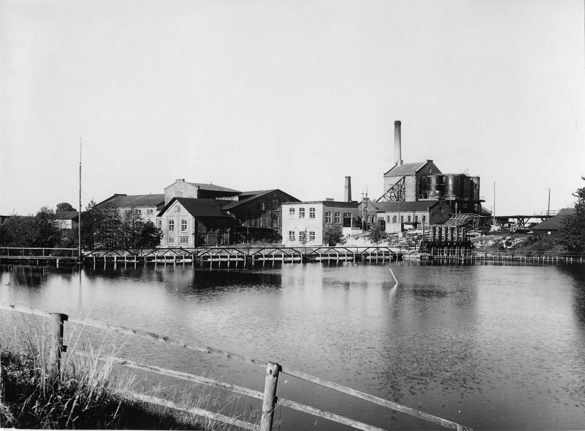 Sörstafors. Pappersbruk, sulfitfabrik och träsliperi. Bruket från öster 1926.