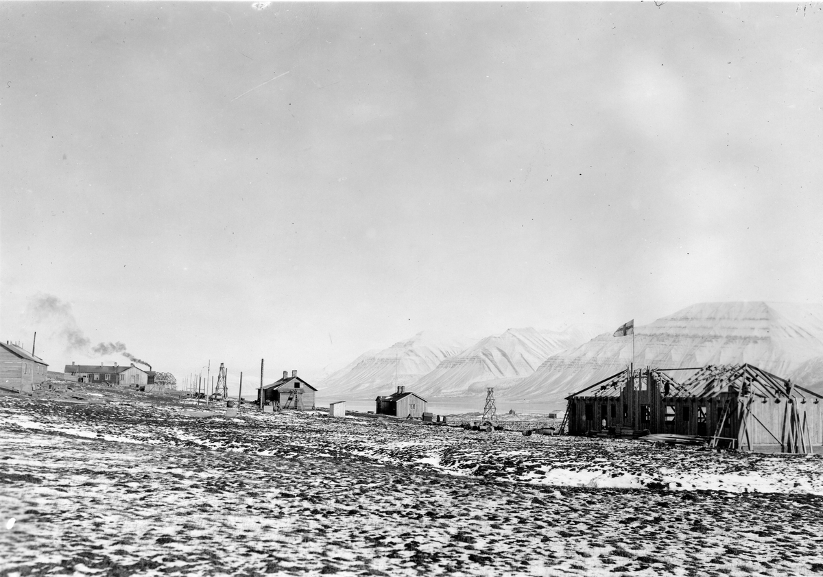 Sveagruvan. Befälsbostaden under byggand 1918.