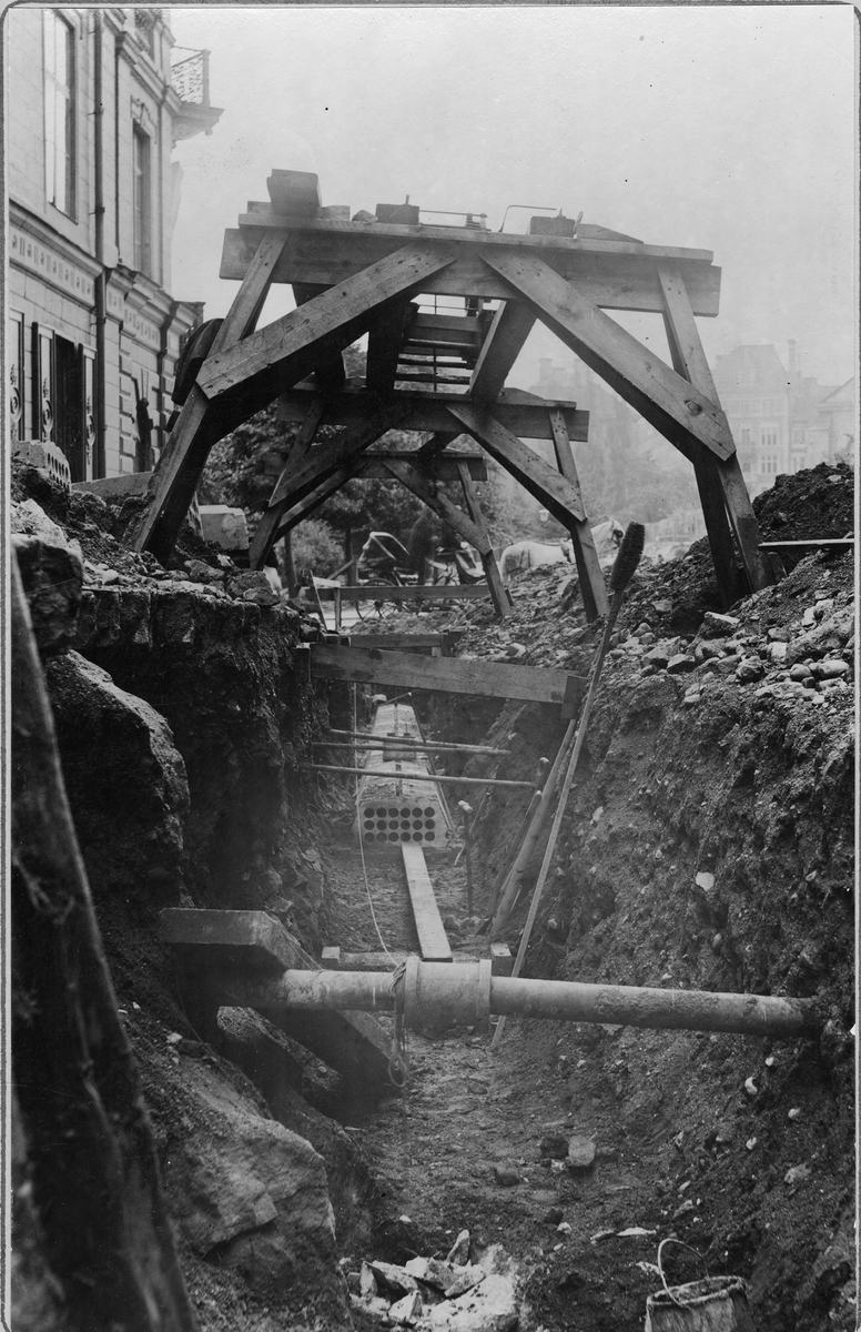 Nedläggning av underjordiska telefonledningar i Stockholm, 1891.