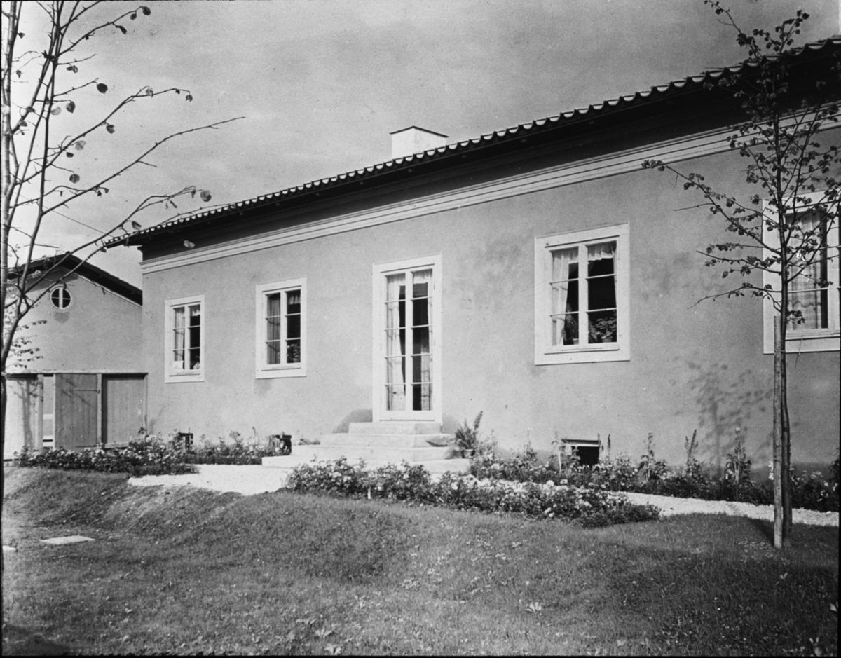 Bild från Ingenjör P. Wretblads material för Bygge och Bo-utställningar.
Hus, Lidingö, 1925.